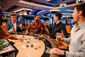 Sports betting on basketball and football events